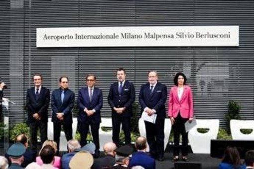 Aeroporto di Malpensa intitolato a Silvio Berlusconi. La figlia Marina: "Non c'è nome migliore del suo" Aeroporto di Malpensa intitolato a Silvio Berlusconi. La figlia Marina: "Non c'è nome migliore del suo"