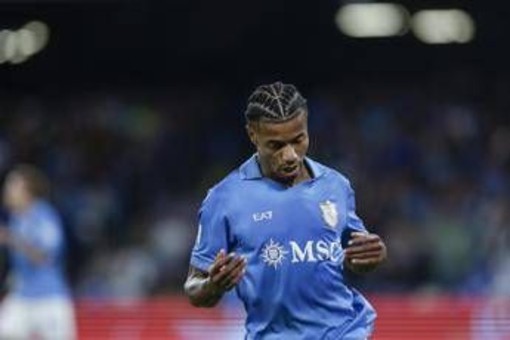 Napoli, lesione muscolare per Neres: gli azzurri perdono il brasiliano fino alla sosta Napoli, lesione muscolare per Neres: gli azzurri perdono il brasiliano fino alla sosta