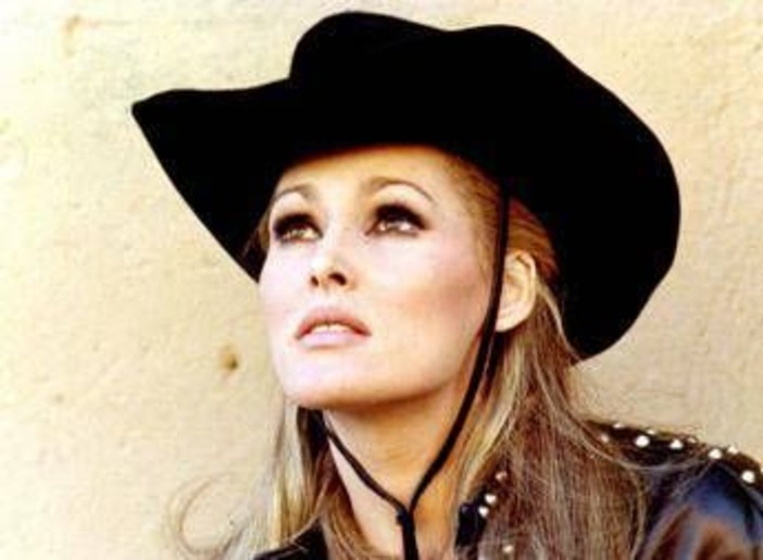 Ursula Andress, ritrovato il patrimonio rubato: beni e opere d’arte per 20 milioni di euro Ursula Andress, ritrovato il patrimonio rubato: beni e opere d’arte per 20 milioni di euro