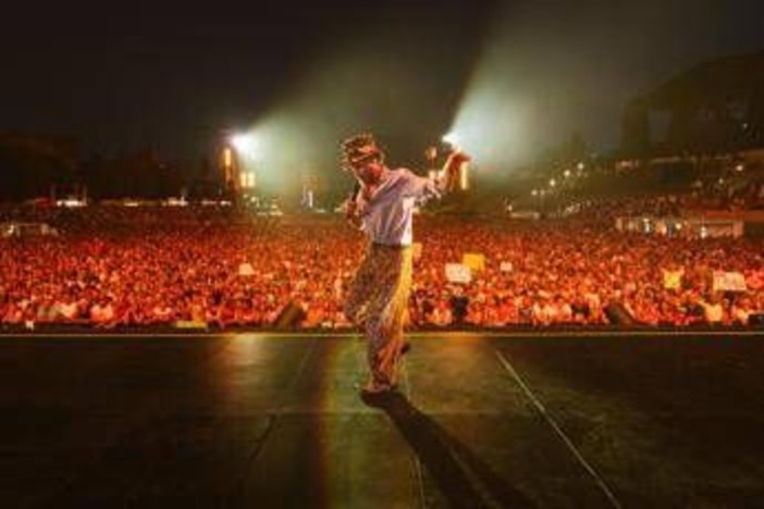 Jovanotti gladiatore col sorriso al Circo Massimo: "Il pessimismo è un lusso che non posso permettermi" Jovanotti gladiatore col sorriso al Circo Massimo: "Il pessimismo è un lusso che non posso permettermi"