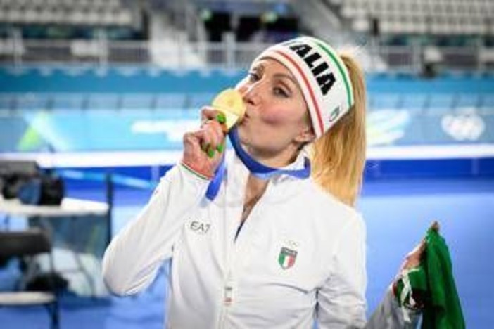Milano Cortina 2026, romanista e parente della grande Gina: Lollobrigida vince l'oro (anche di mamma)