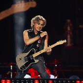 Ligabue riporta a San Siro i sogni di rock'n'roll: festa grande con la 'Notte di Certe Notti' Ligabue riporta a San Siro i sogni di rock'n'roll: festa grande con la 'Notte di Certe Notti'
