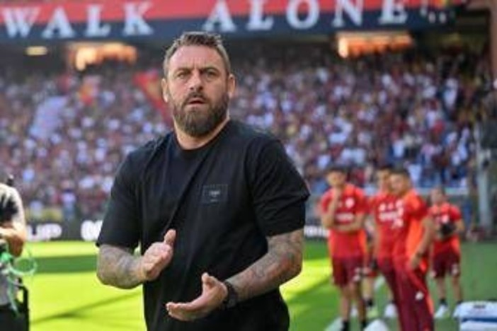 De Rossi all'Olimpico per Roma-Genoa, il legame con i tifosi e un torto difficile da sanare De Rossi all'Olimpico per Roma-Genoa, il legame con i tifosi e un torto difficile da sanare