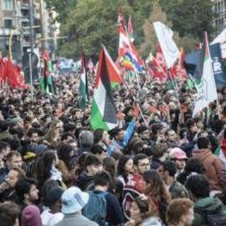 Flotilla, le proteste in Italia: cortei a Roma e Milano, tensione a Bologna