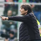 Antonio Conte smentisce un suo immediato ritorno in panchina: "Non ci sono trattative in fase avanzata" Antonio Conte smentisce un suo immediato ritorno in panchina: "Non ci sono trattative in fase avanzata"
