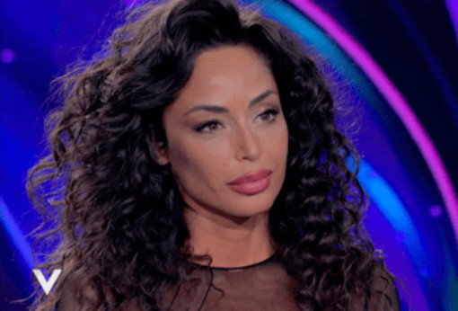 Raffaella Fico, l'aborto spontaneo e la separazione da Armando Izzo: "Un fulmine a ciel sereno" Raffaella Fico, l'aborto spontaneo e la separazione da Armando Izzo: "Un fulmine a ciel sereno"