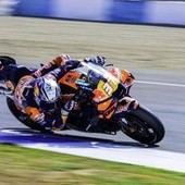 MotoGp, a Barcellona Acosta in pole davanti a Morbidelli. Lontani Bezzecchi e Bagnaia
