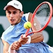Roland Garros, impresa Arnaldi: batte Tsitsipas e vola al terzo turno