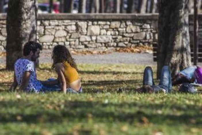 Sole e temperature in rialzo, domina l'anticiclone: le previsioni meteo
