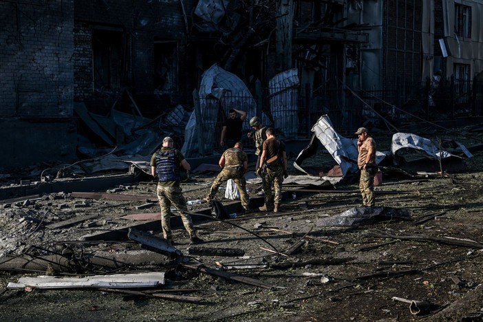 Notte di attacchi incrociati tra Mosca e Ucraina, morti e feriti A Zaporizhzhia Notte di attacchi incrociati tra Mosca e Ucraina, morti e feriti A Zaporizhzhia