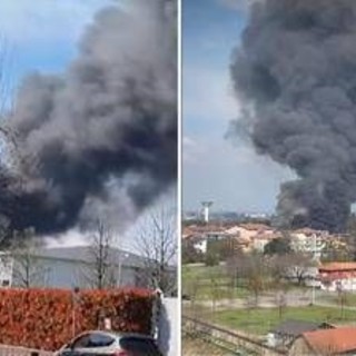 Milano, esplosione alla Perfetti di Lainate: colonna di fumo visibile a chilometri