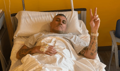 Bobo Vieri in ospedale, come sta dopo l'intervento al ginocchio