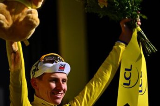 Tour de France, tutti i corridori in gara sottoposti a controllo antidoping lunedì scorso Tour de France, tutti i corridori in gara sottoposti a controllo antidoping lunedì scorso
