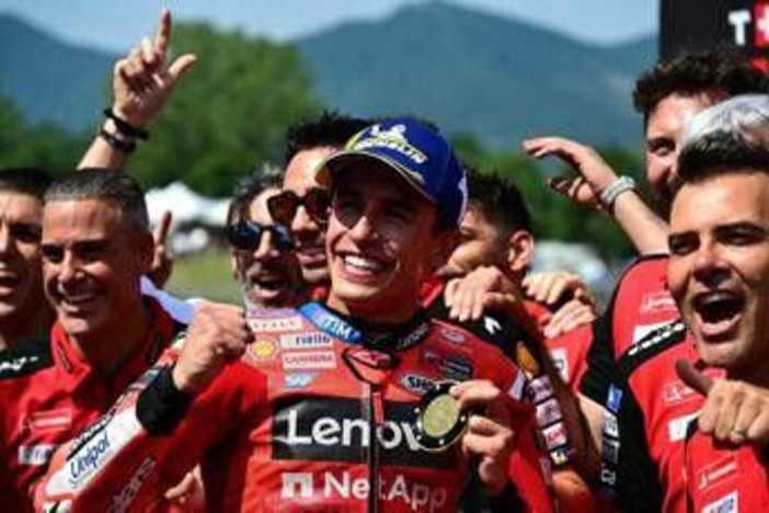 Marquez vince, il Mugello fischia. E Tardozzi si infuria - Video