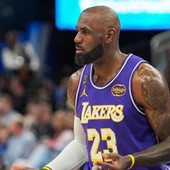 Nba, clamoroso LeBron James: lascerà i Lakers, due possibilità per il futuro