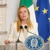 Sondaggio politico, Fratelli d'Italia cresce e allunga: giù Pd e M5S Sondaggio politico, Fratelli d'Italia cresce e allunga: giù Pd e M5S