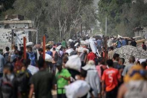 Gaza, oggi tregua umanitaria di 10 ore. Idf: &quot;Lanciati aiuti nella notte&quot;
