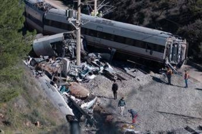 Incidente ferroviario Spagna, il dramma di Cristina: a 6 anni unica sopravvissuta della sua famiglia