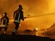 Napoli, vasto incendio a Ponticelli. Il Comune: &quot;Tenere chiuse porte e finestre&quot;