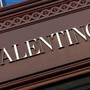 Valentino, quel rosso simbolo di eleganza che racchiude la storia della maison