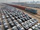 Mobilità, l'auto resta 'regina' degli spostamenti degli italiani ma crescono alternative