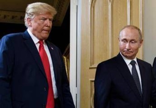 Trump-Putin, accordo per diesel russo agli Usa. L'ira di Zelensky: "E' indegno" Trump-Putin, accordo per diesel russo agli Usa. L'ira di Zelensky: "E' indegno"