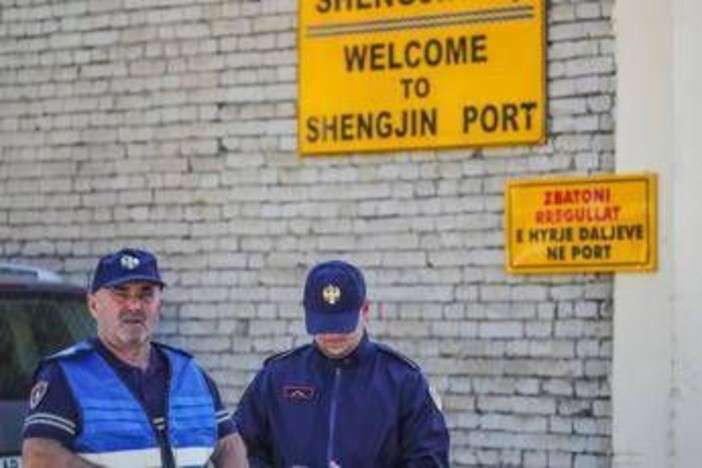 Migranti, ministro Esteri Albania: "Accordo con Italia non verrà rinnovato" Migranti, ministro Esteri Albania: "Accordo con Italia non verrà rinnovato"
