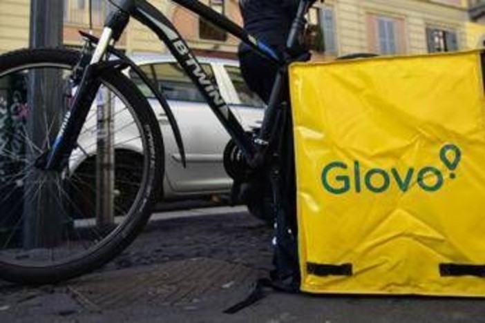 Glovo, gip convalida commissariamento: "Regolarizzi 40mila rider" Glovo, gip convalida commissariamento: "Regolarizzi 40mila rider"