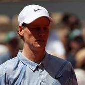 Sinner ha sbagliato a giocare troppo? Da Barazzutti a Bertolucci, l'opinione dei big azzurri sul ko al Roland Garros