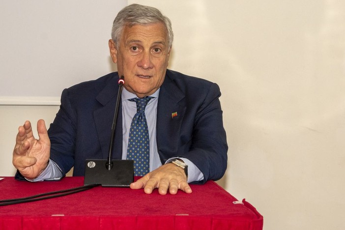 Tajani “Crescita salari e diritti lavoratori vanno di pari passo” Tajani “Crescita salari e diritti lavoratori vanno di pari passo”