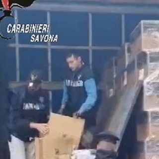 Sequestrati 170 Kg di hashish nel porto di Savona, arrestato camionista