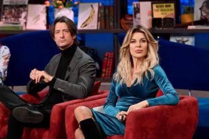 Alba Parietti, il figlio Francesco Oppini: "Io bullizzato per 'colpa' di mia madre" Alba Parietti, il figlio Francesco Oppini: "Io bullizzato per 'colpa' di mia madre"