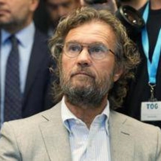 Ultima Generazione ancora nel ristorante di Cracco, è il terzo blitz