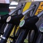 Prezzi benzina ancora in rialzo, quanto costano oggi i carburanti alla pompa