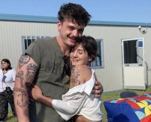 Olly realizza il sogno di Aurora. La fan uscita dal coma: &quot;La tua voce mi ha aiutata&quot;