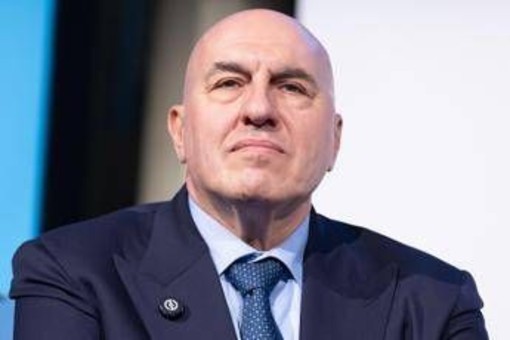 Iran, Crosetto: "Sentito Trump, è il momento di arrivare a una conclusione. Italia pronta su Hormuz dopo pace" Iran, Crosetto: "Sentito Trump, è il momento di arrivare a una conclusione. Italia pronta su Hormuz dopo pace"