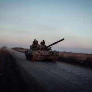 Ucraina, l'inviato di Putin in Usa: "Vicini a soluzione diplomatica". Nuovi raid su Kiev Ucraina, l'inviato di Putin in Usa: "Vicini a soluzione diplomatica". Nuovi raid su Kiev