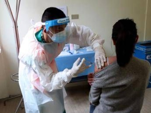 Vaccini, l'effetto giovinezza dell'anti-zoster: l'invecchiamento biologico rallenta