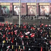 Iran, iniziati i funerali di Khamenei: slogan contro Usa e Israele a Teheran