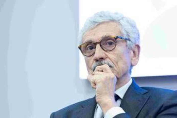 Occidente 'malato', l'Europa 'una Rsa'. La profezia di D'Alema Occidente 'malato', l'Europa 'una Rsa'. La profezia di D'Alema