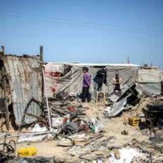 Gaza, nuovi raid israeliani nella notte. Media: &quot;Pesanti bombardamenti a Khan Younis&quot;