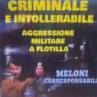 Al corteo di Milano fotomontaggio choc con Meloni vestita da gerarca nazista