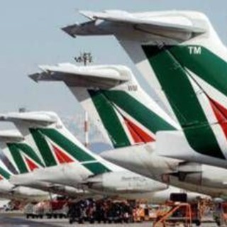 Alitalia, fonti: stop cigs per circa 2mila dipendenti, verso licenziamento collettivo