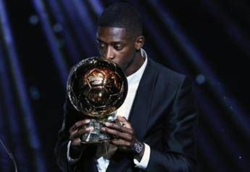 Pallone d'Oro a Dembelé, Messi e Giroud si congratulano. Poi arriva... Sinner