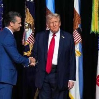 No alla barba, capelli corti e niente pancia: l'identikit del soldato di Trump