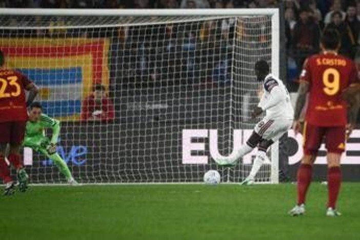 Roma-Cagliari, mano di Pisilli e calcio di rigore per i sardi Roma-Cagliari, mano di Pisilli e calcio di rigore per i sardi