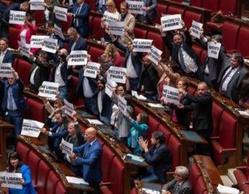 Dl sicurezza, via libera della Camera. Protesta opposizioni in Aula: &quot;Decreto paura&quot;