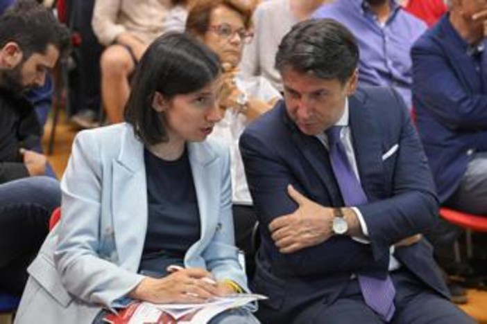 Nodo Ucraina e armi a Kiev, centrosinistra risponde a Conte su primarie e programma: le posizioni dei partiti