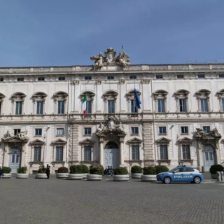 Consulta “Illegittimo tetto 240 mila euro l’anno per stipendi pubblici”