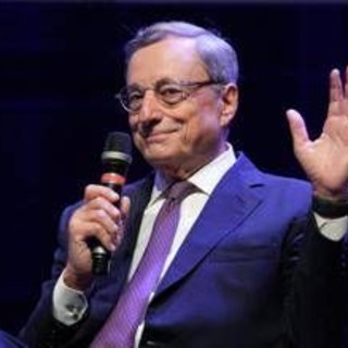 Ue, Draghi: &quot;Sotto attacco principi su cui si fonda, futuro deve essere federalismo&quot;